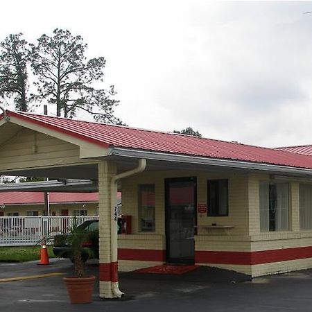Red Carpet Inn Starke Exterior photo