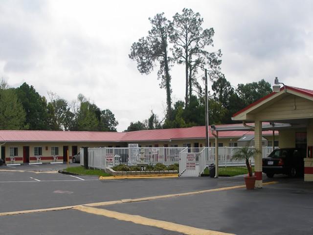 Red Carpet Inn Starke Exterior photo