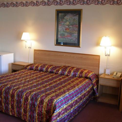 Red Carpet Inn Starke Room photo