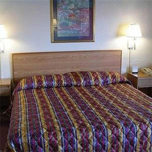 Red Carpet Inn Starke Room photo